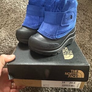 The North Face Kids Black and Blue snow Boots